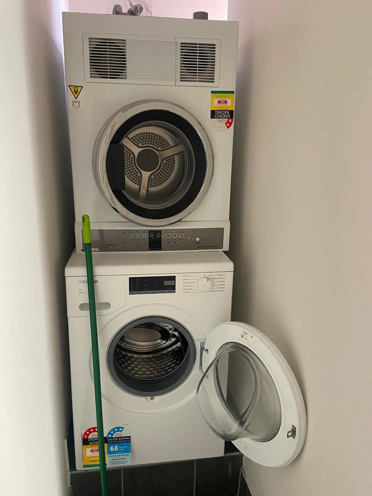 2 Singles - Private Room - Image 13