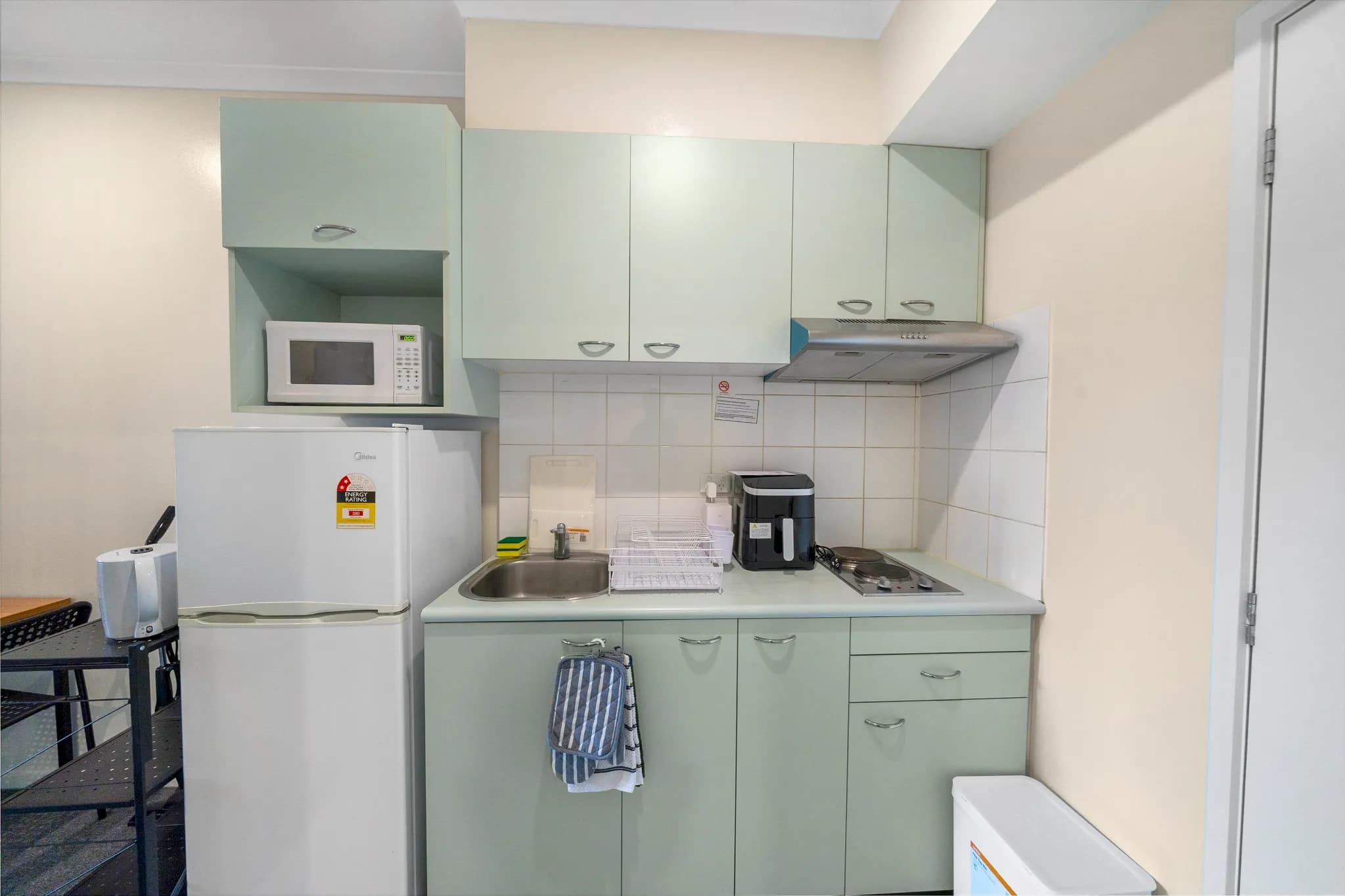 1 Single - Private Room - Image 3